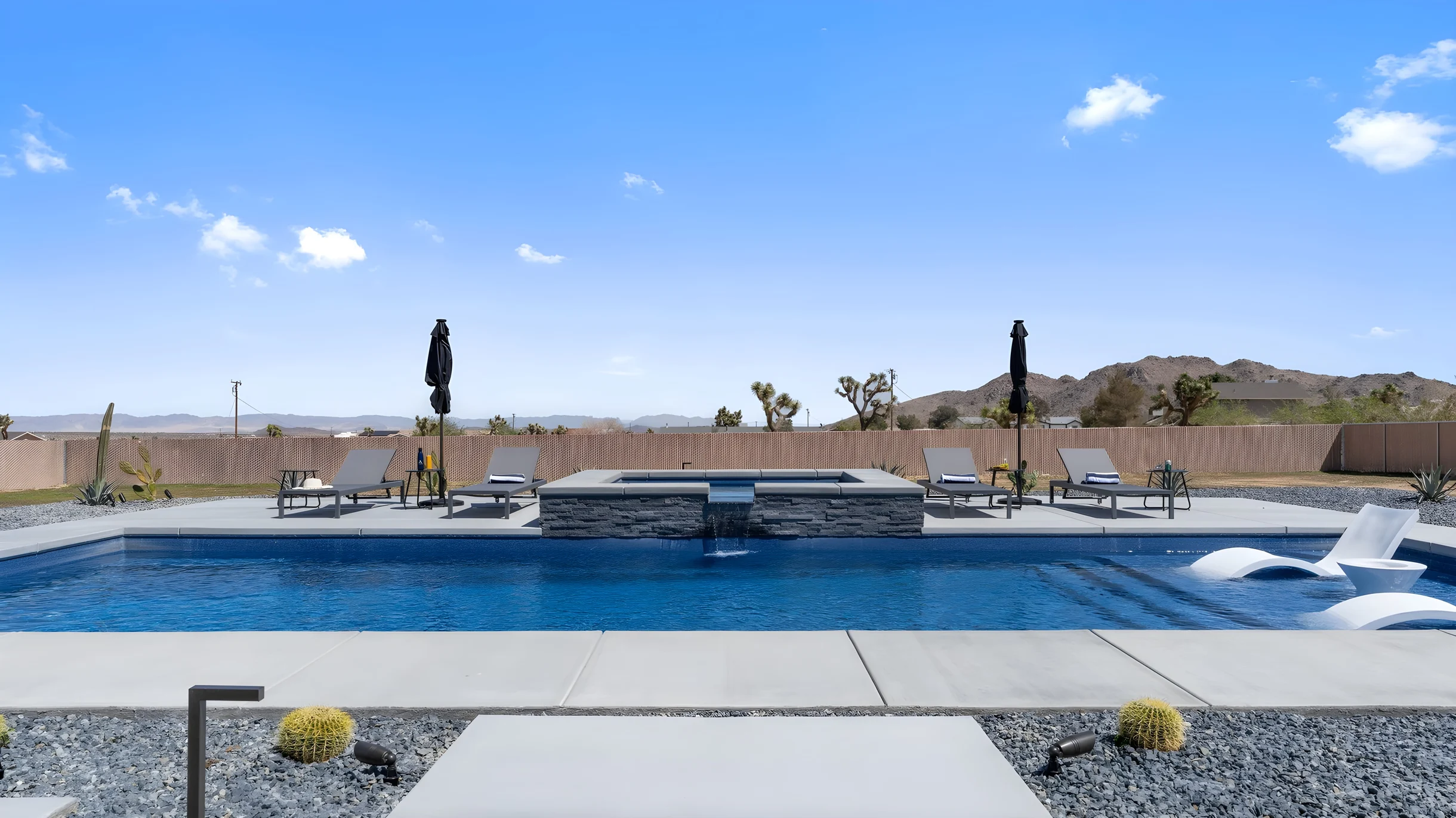 Wander Yucca Valley Pinnacle #53