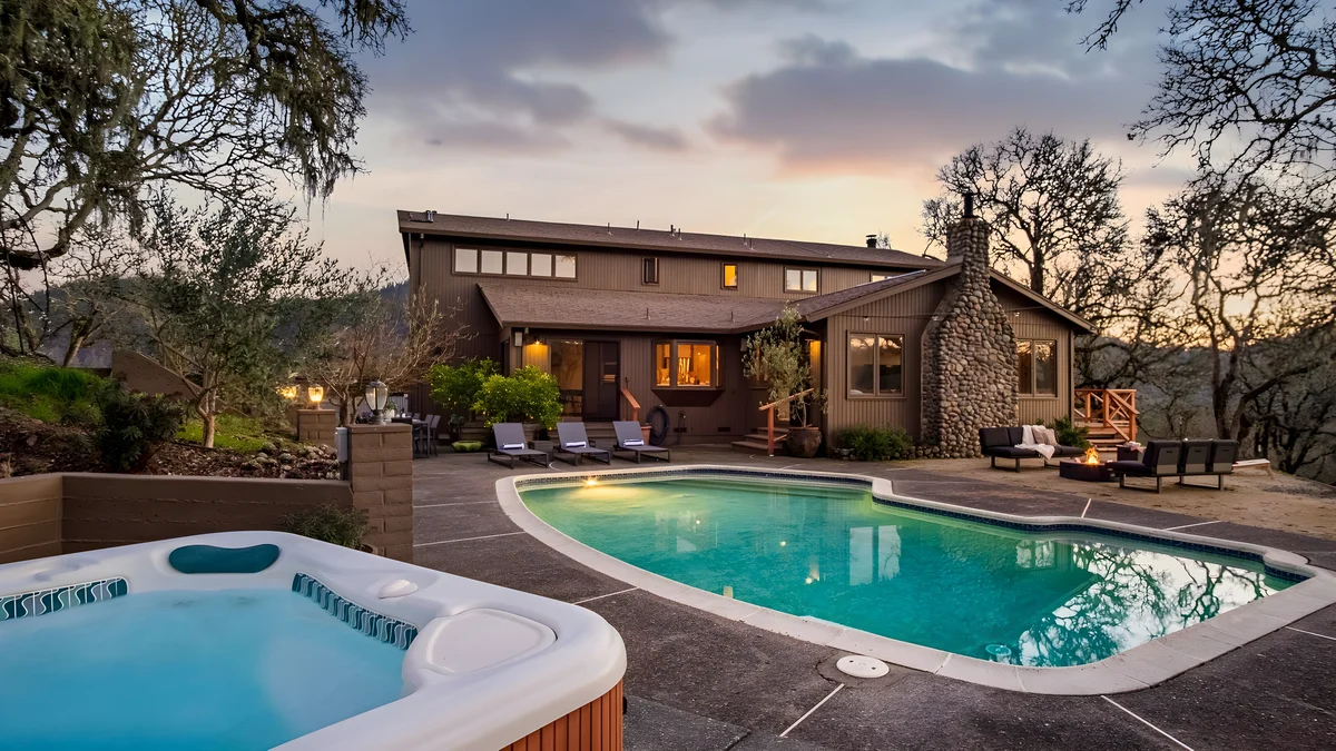 Wander Santa Rosa Oaks