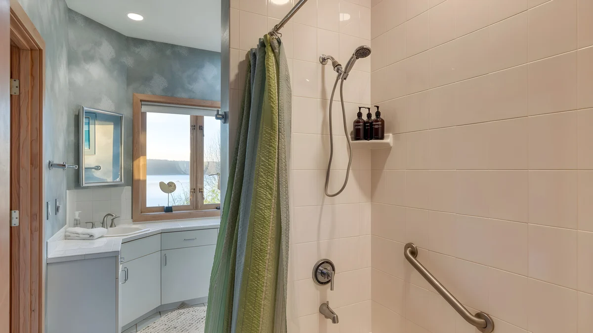 Wander Whidbey Ridge