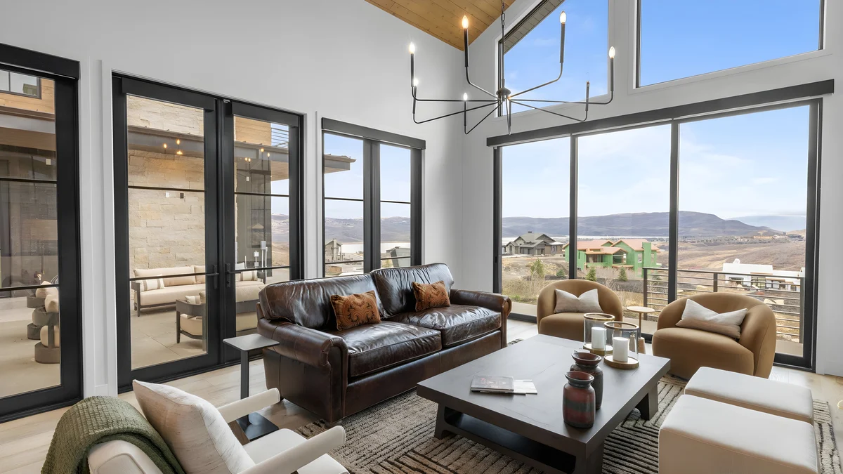 Wander Mayflower Mountain Summit