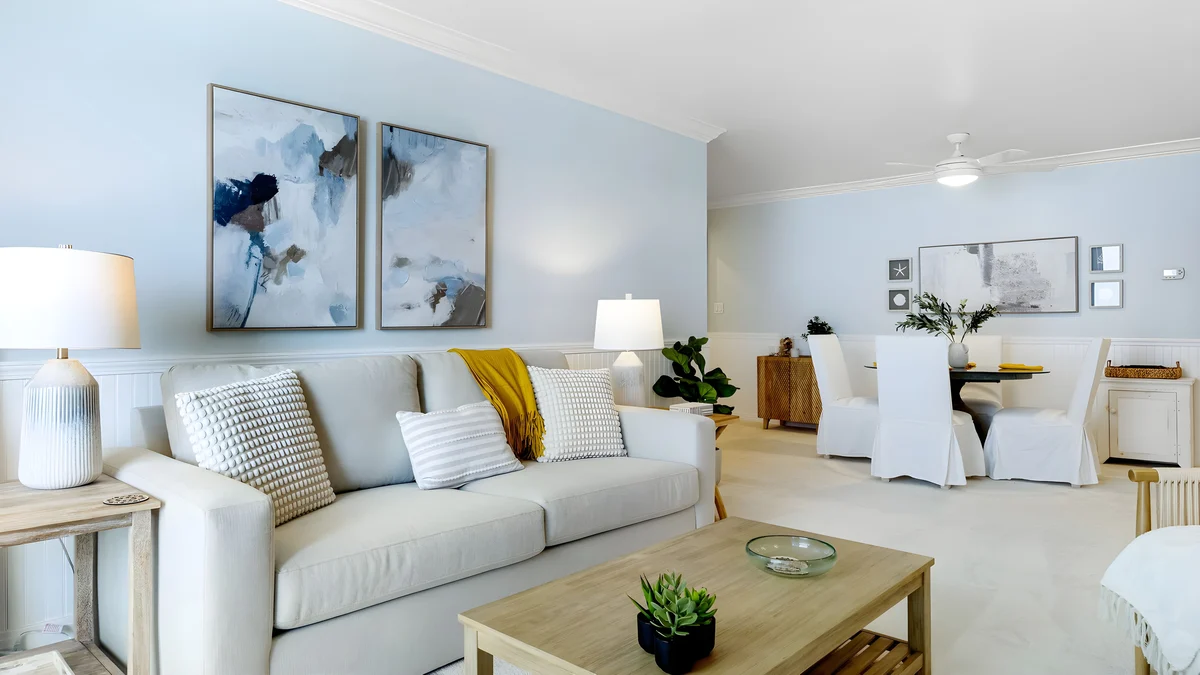 Wander Carbon Beach Shores