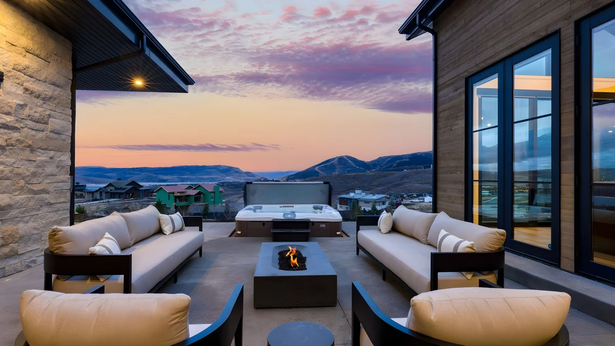 Wander Mayflower Mountain Summit