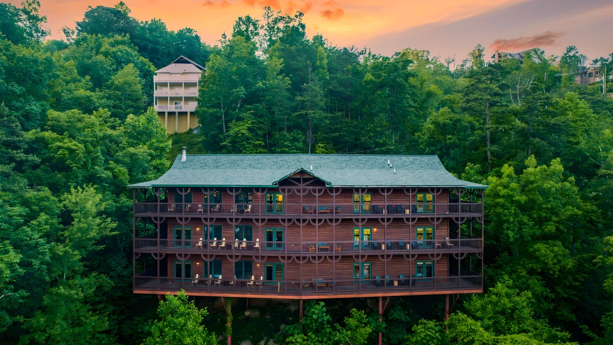 Wander Gatlinburg Smoky Ridge