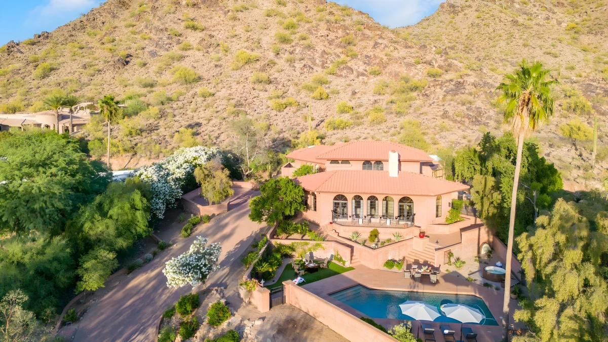 Wander Paradise Valley Summit