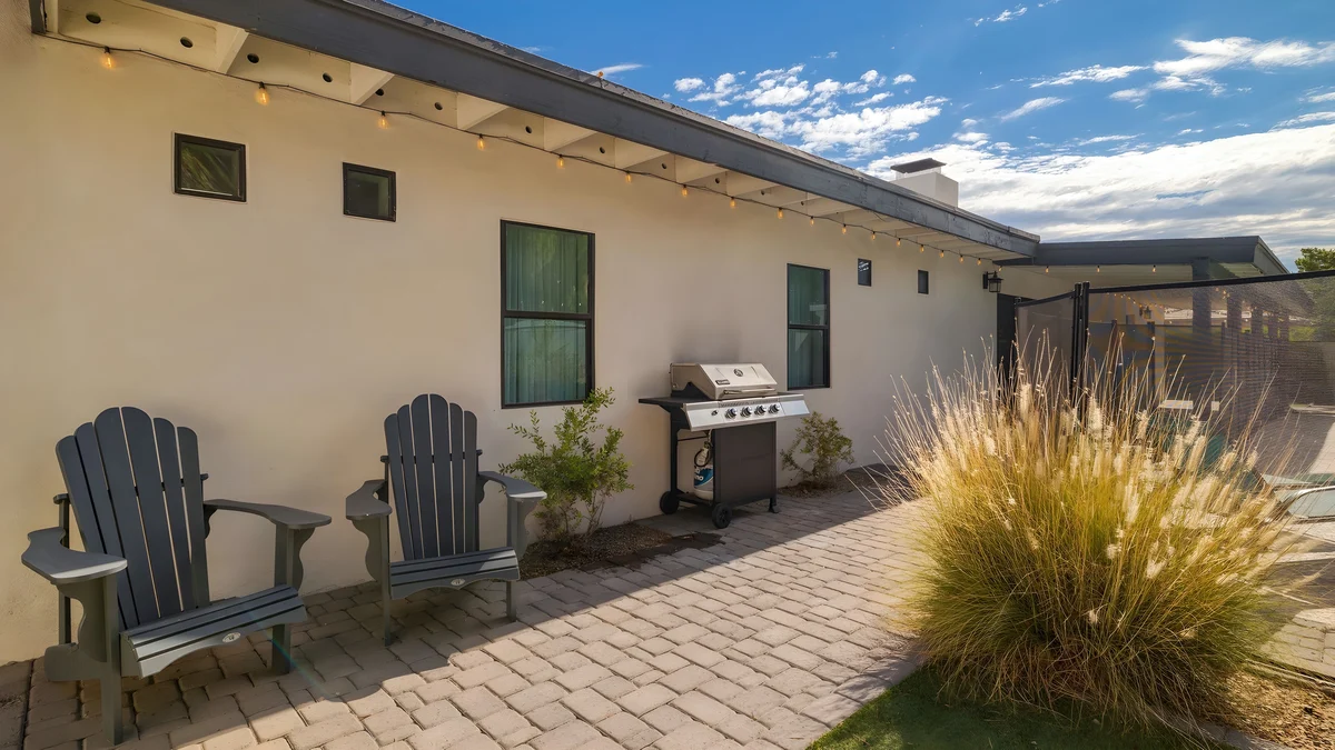 Wander Scottsdale Bluffs