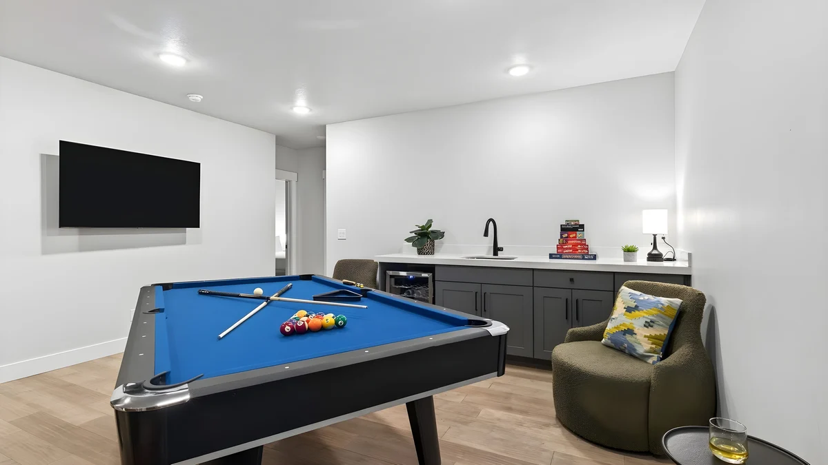 Game room image 1