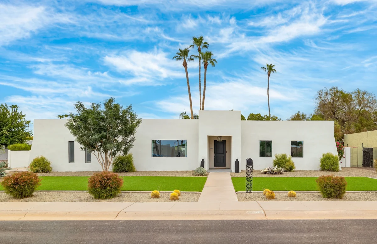 Wander Scottsdale Bluffs