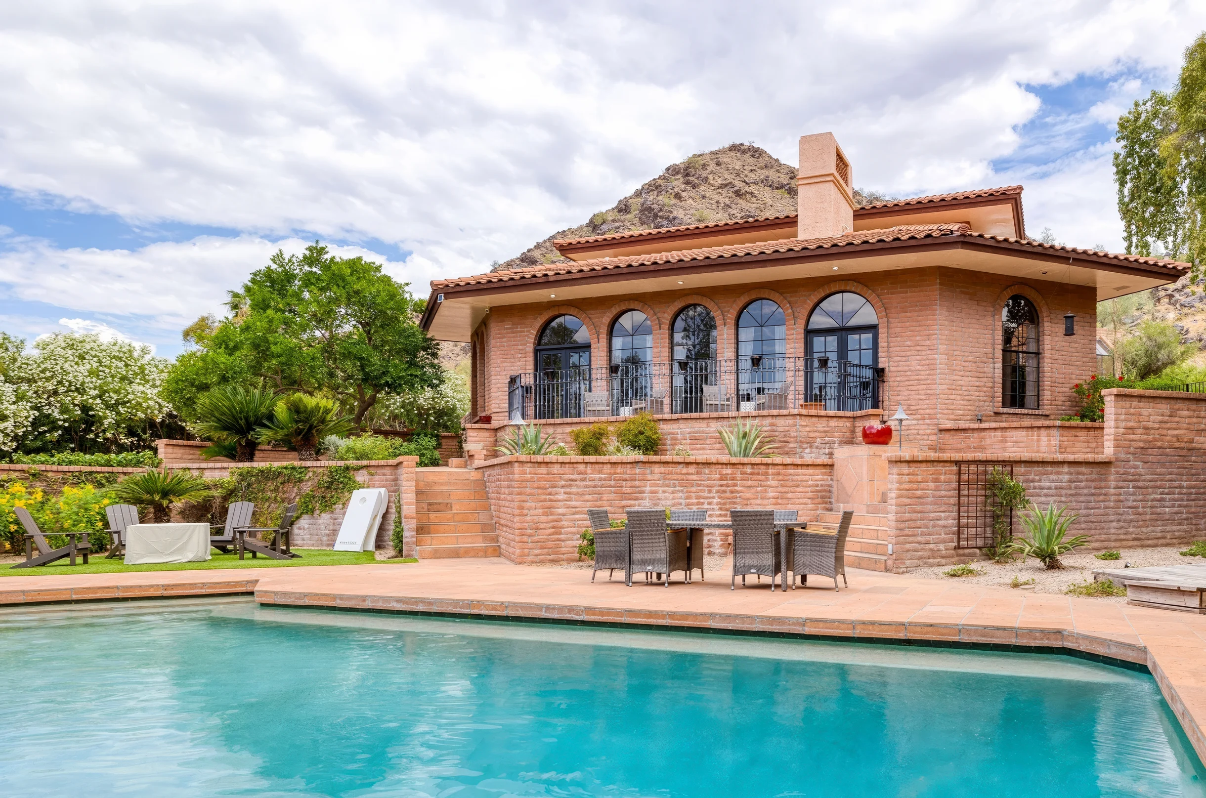 Wander Paradise Valley Summit #1