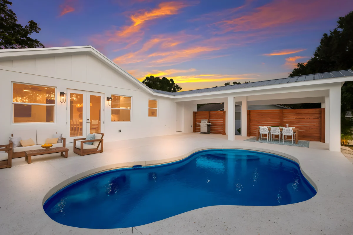 Home in Palmetto property photo 2