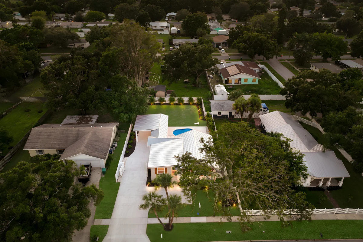 Home in Palmetto property photo 4