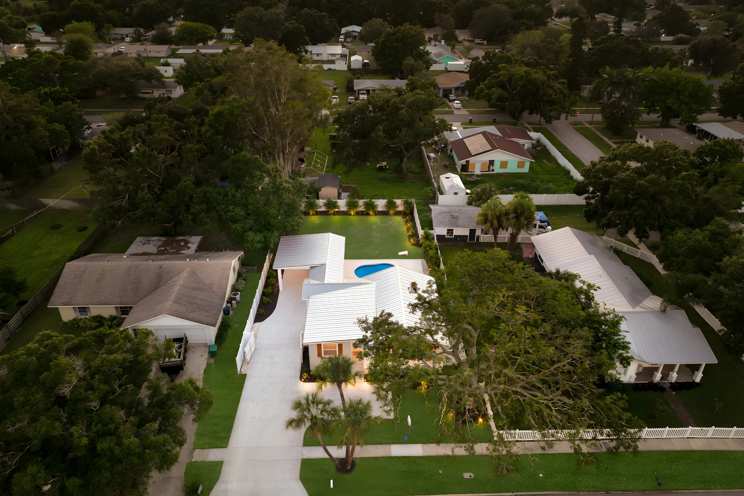 Home in Palmetto property photo 4