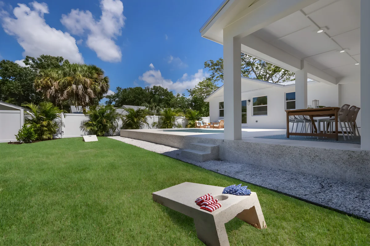 Home in Palmetto property photo 5