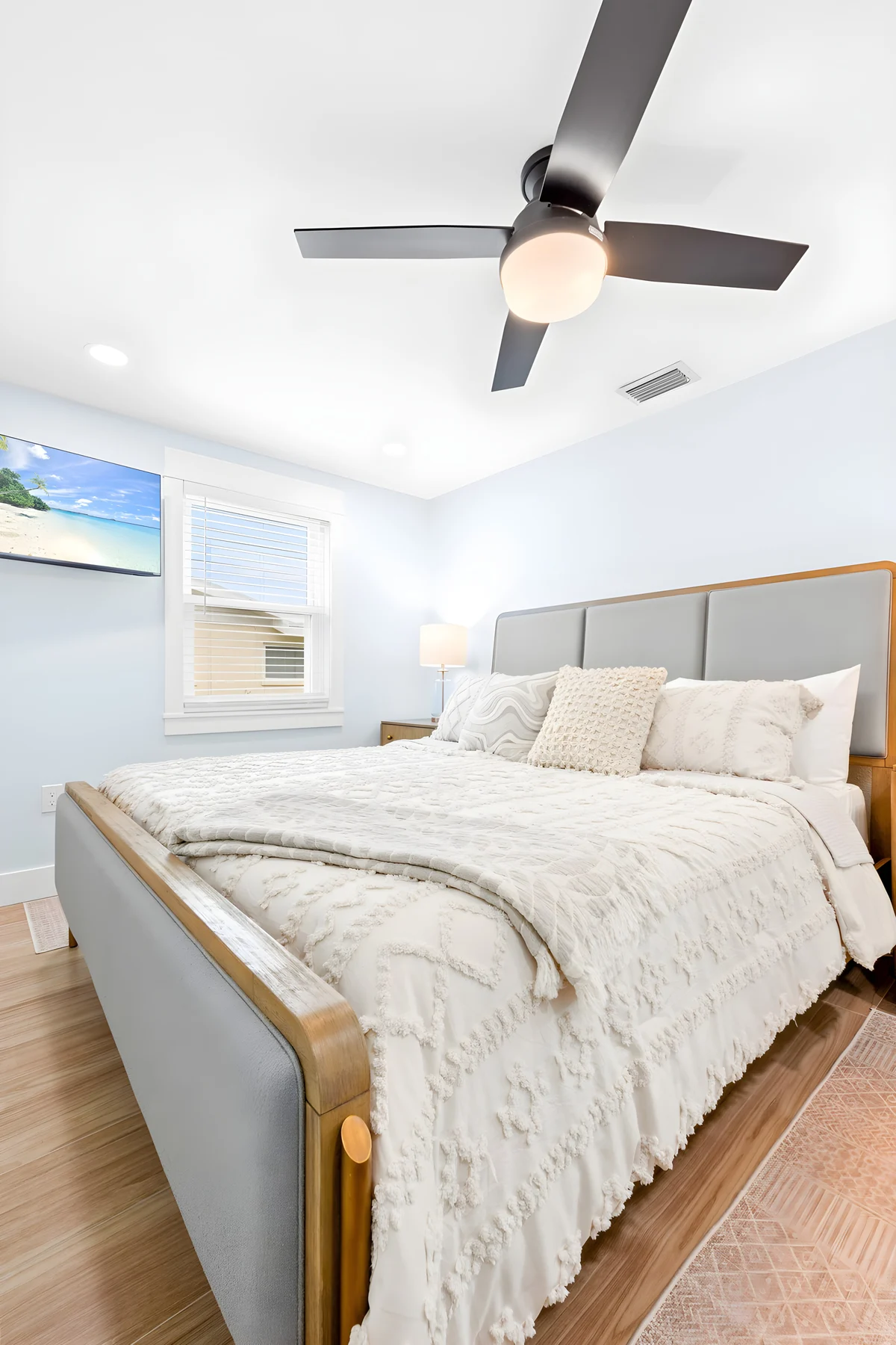 Bedroom 3 image 1