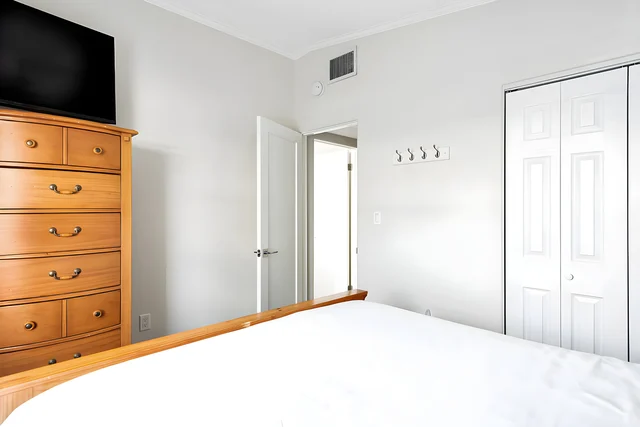 Bedroom 1 image 1