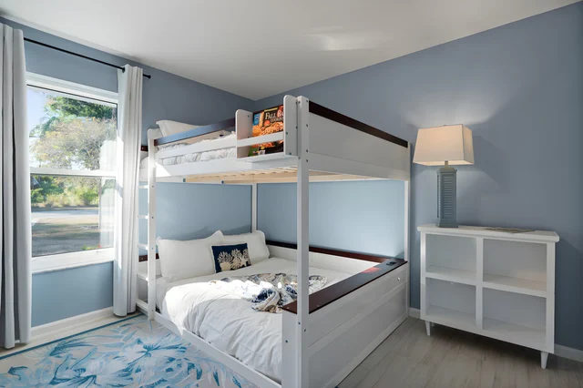 Bedroom 1 image 1