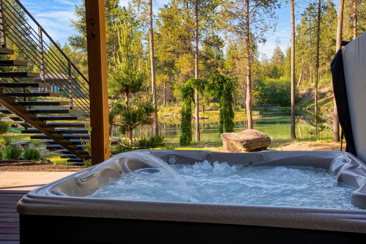 Wander Bend River Retreat