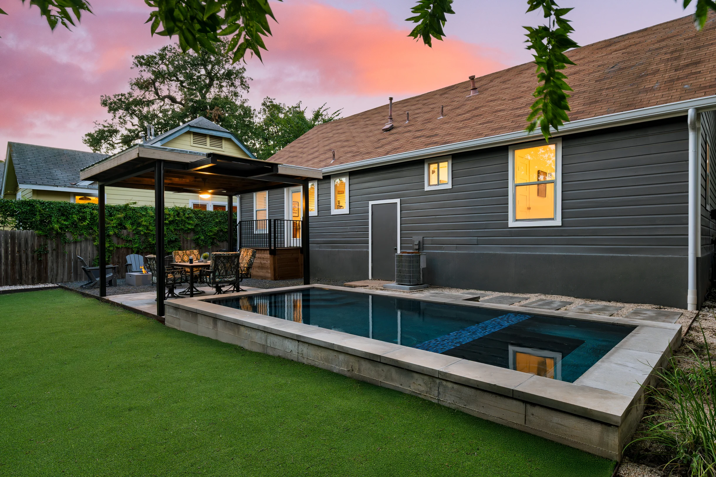 Wander East Austin Glow #1