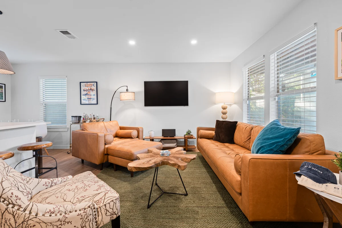 Wander East Austin Glow