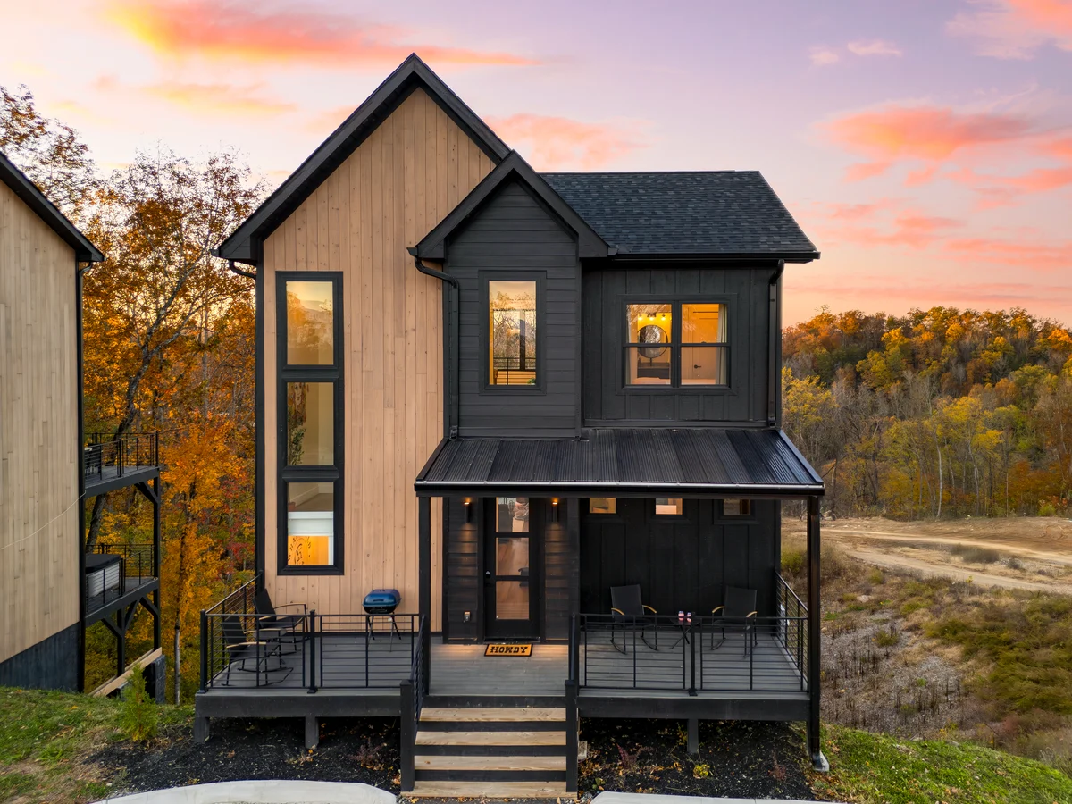 Wander Sevierville Glow