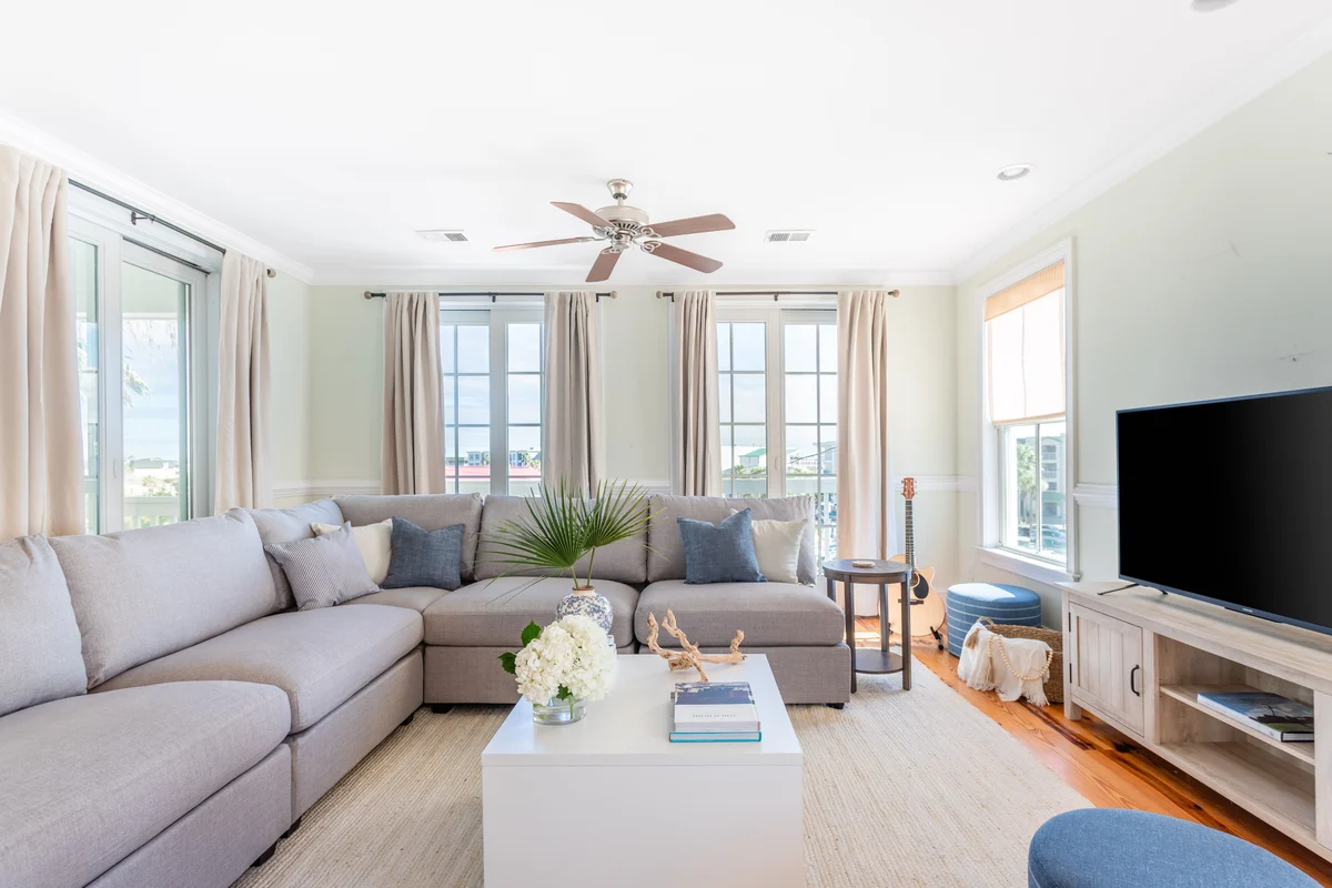 Wander Mount Pleasant Harbor