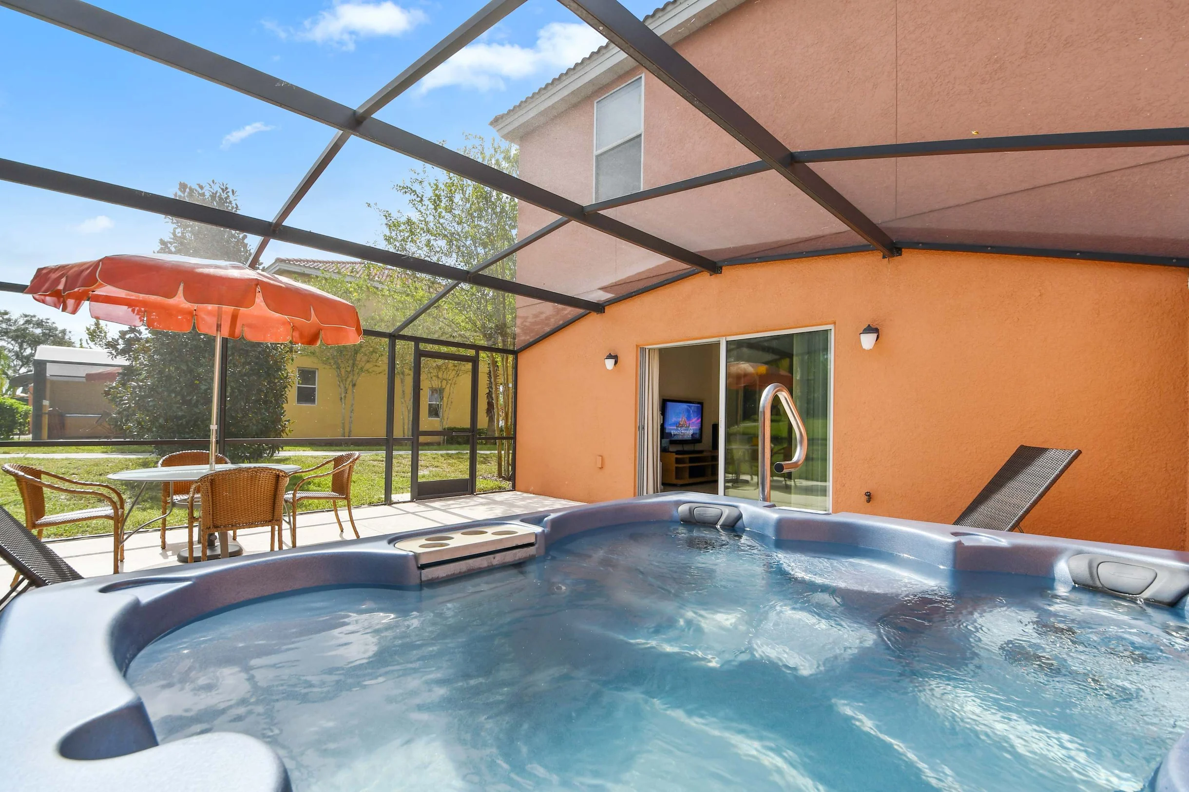 Townhome in Four Corners property photo 3