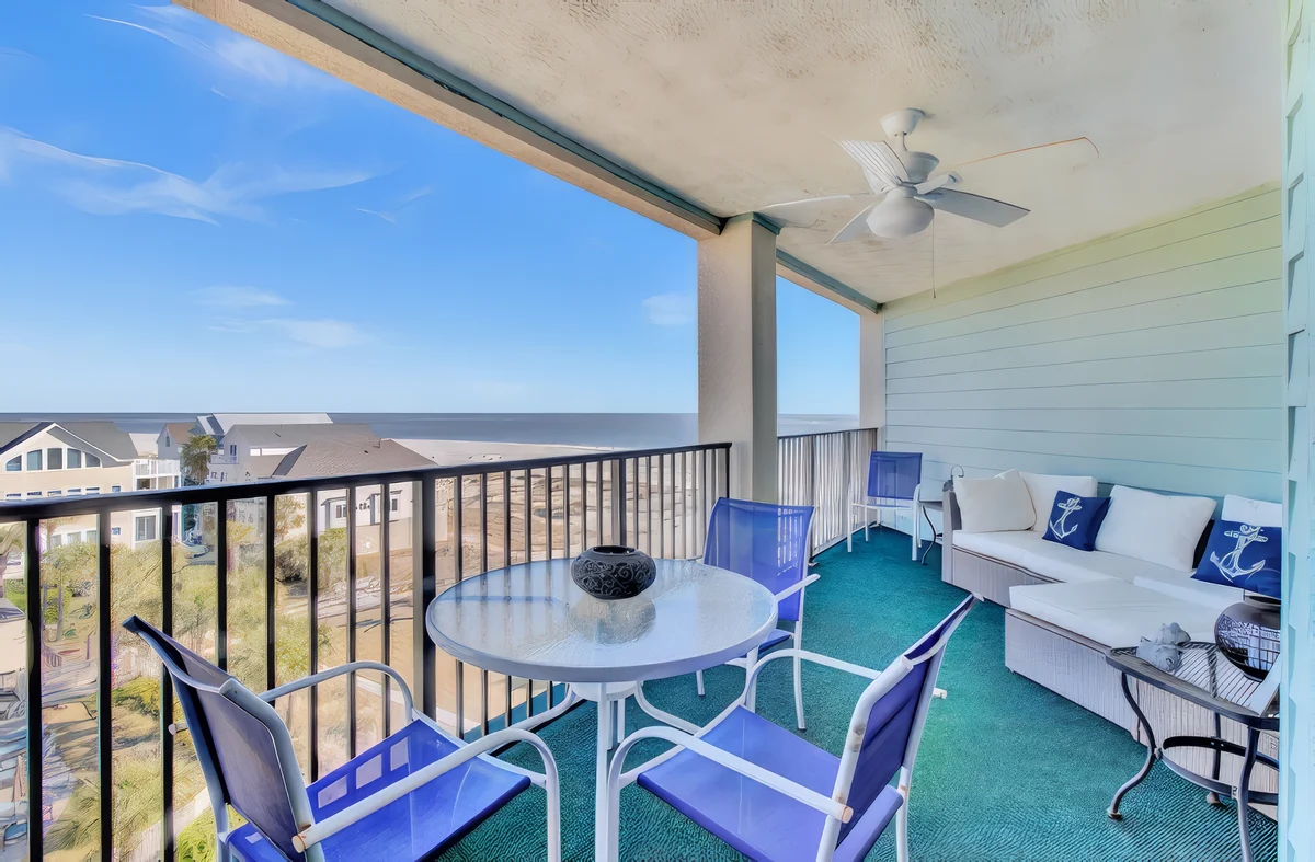 Wander Palms Crest #2