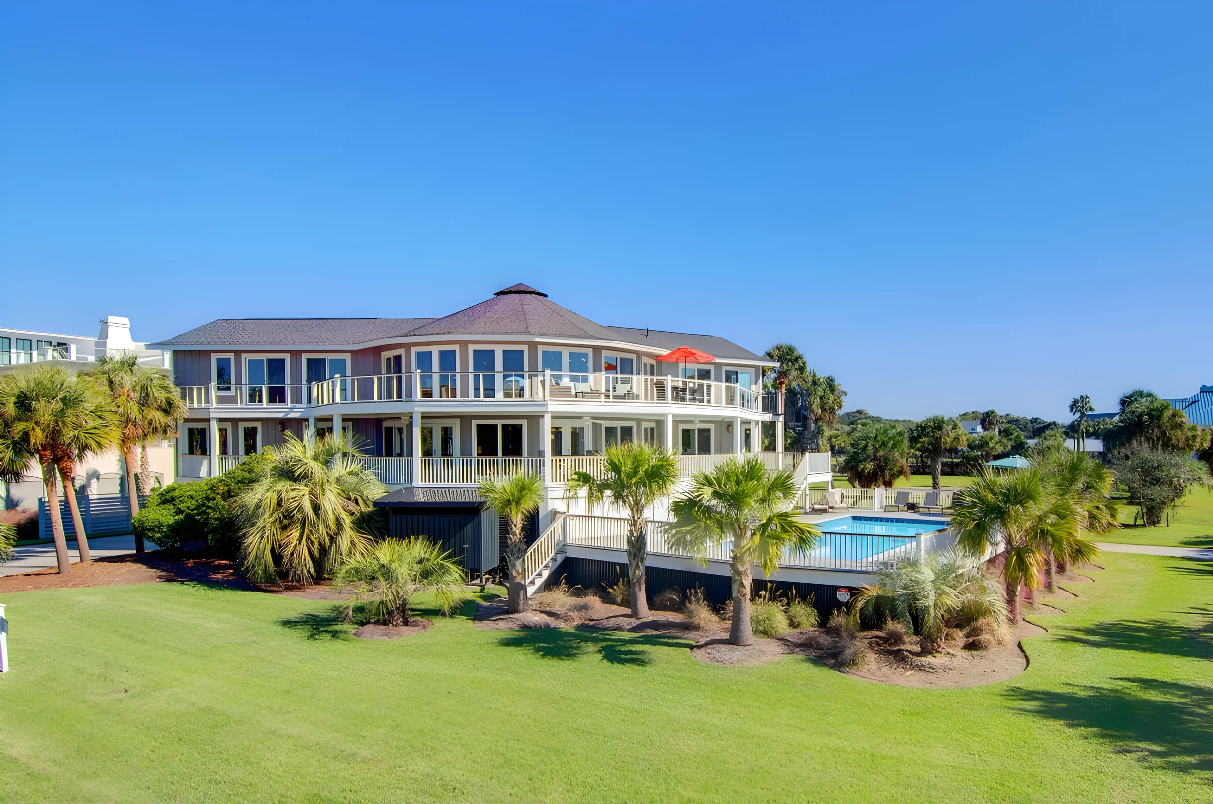Wander Isle Palms Glow