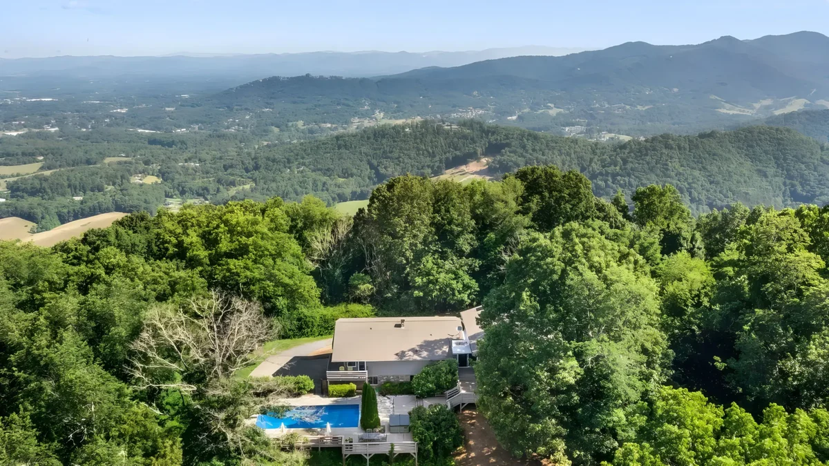 Wander Elk Mountain Retreat