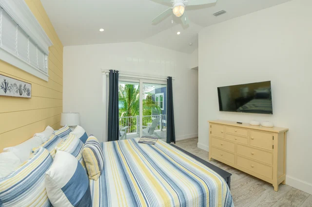Bedroom 1 image 1