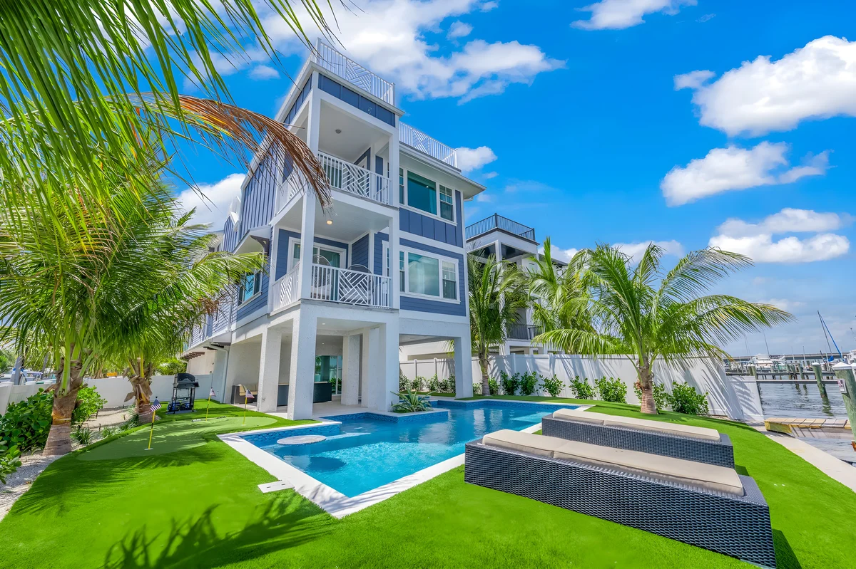 Wander Bradenton Beach Bayfront