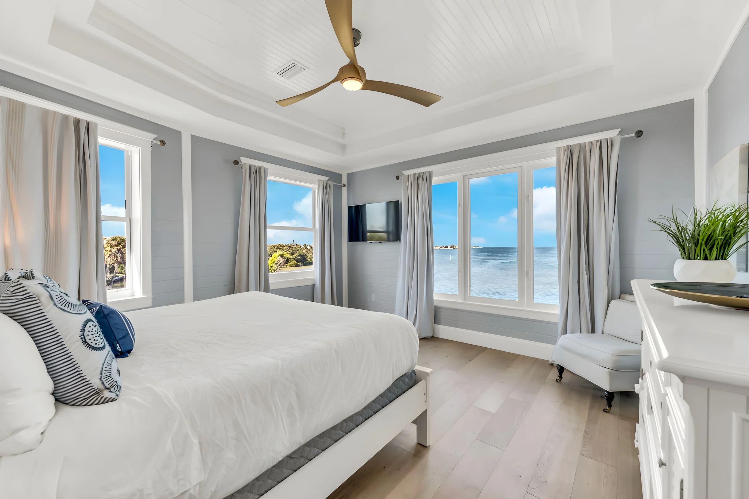 Wander Holmes Beach Bayfront #24