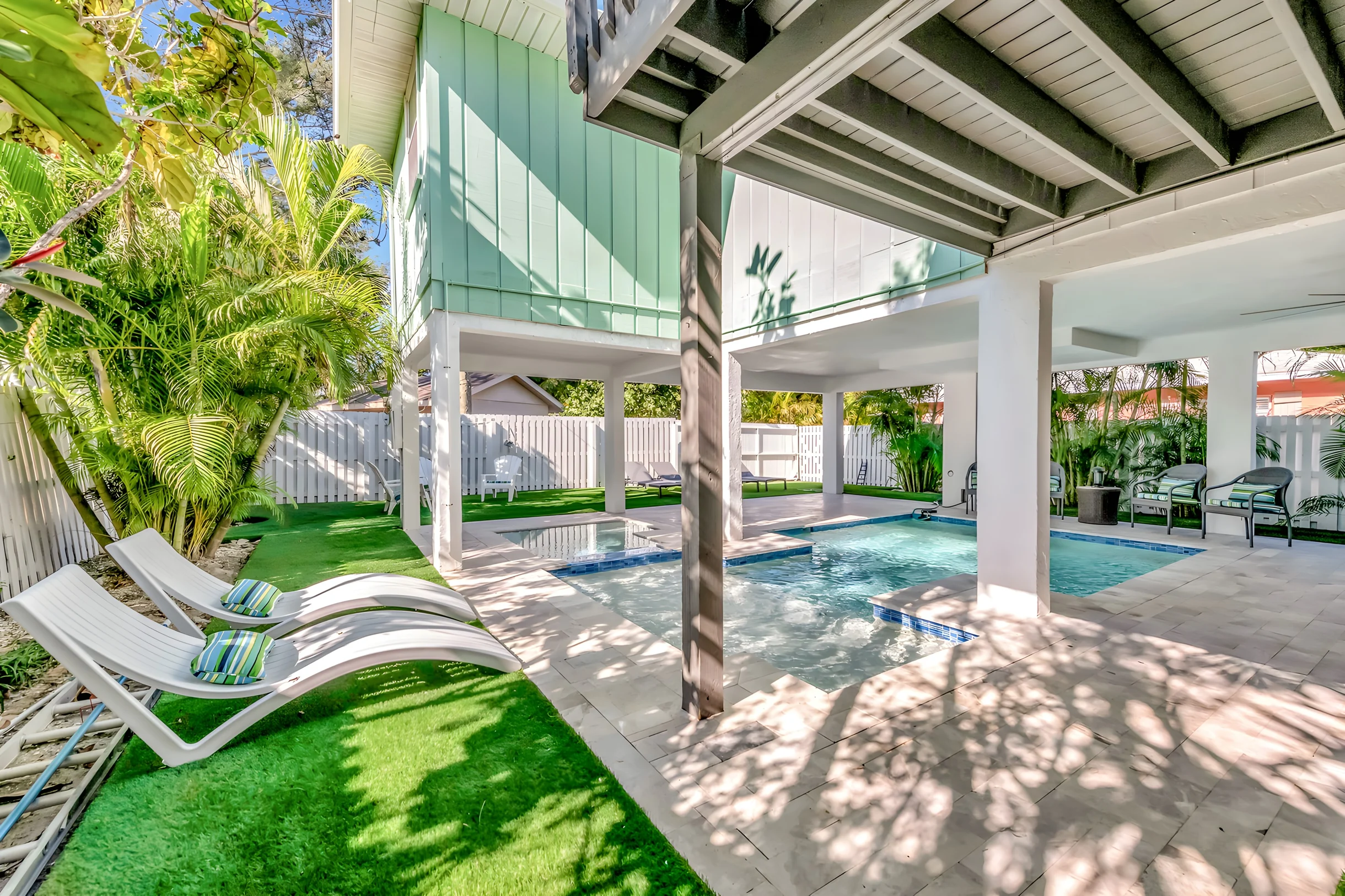 Wander Holmes Beach Pier