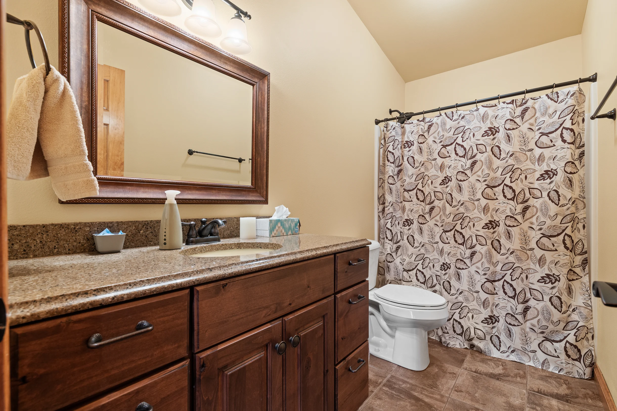 Largest Black Hills Lodge - Sleeps 30 - 13 Bedroom #15