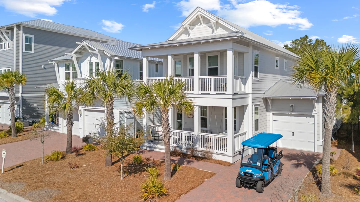 Wander Seaside Escape