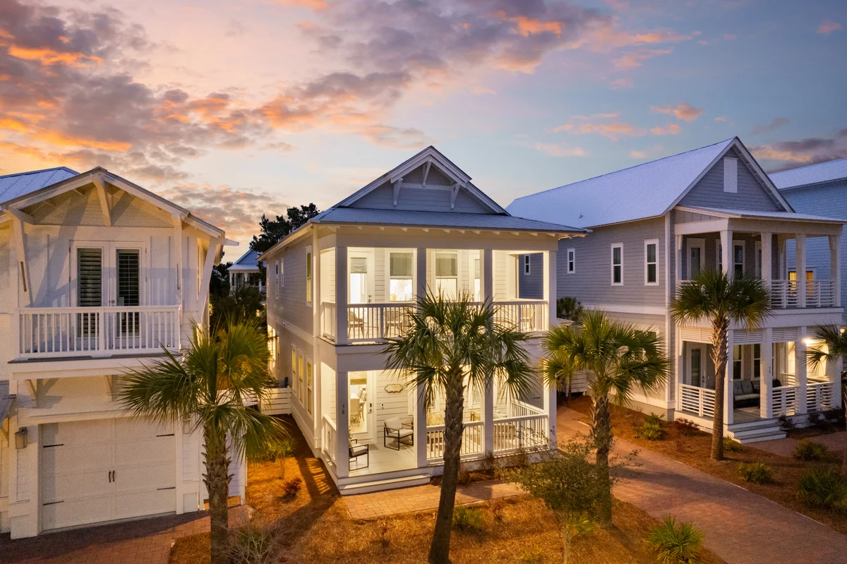 Wander Seaside Escape