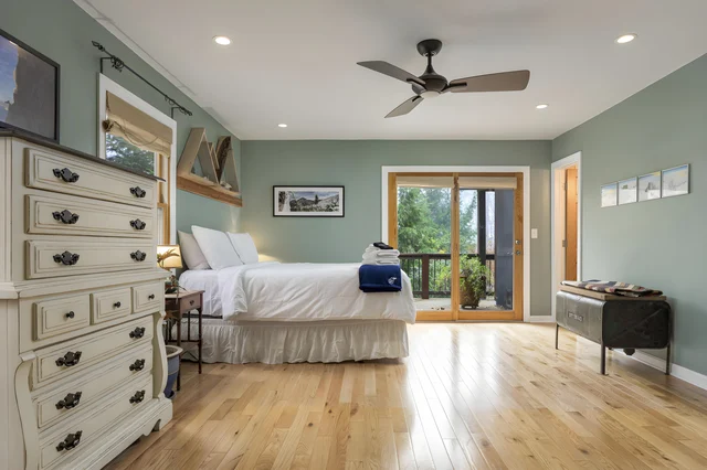 Bedroom 1 image 1
