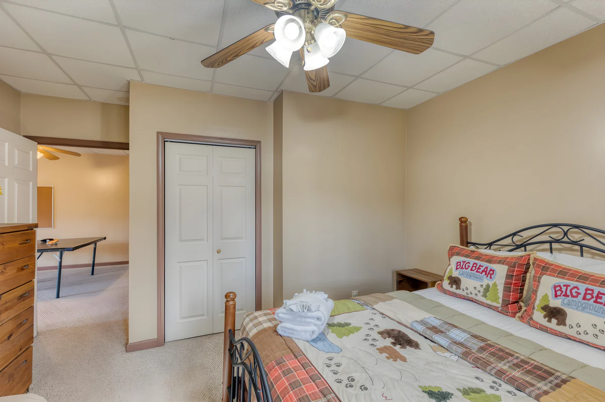 Bedroom 1 image 1