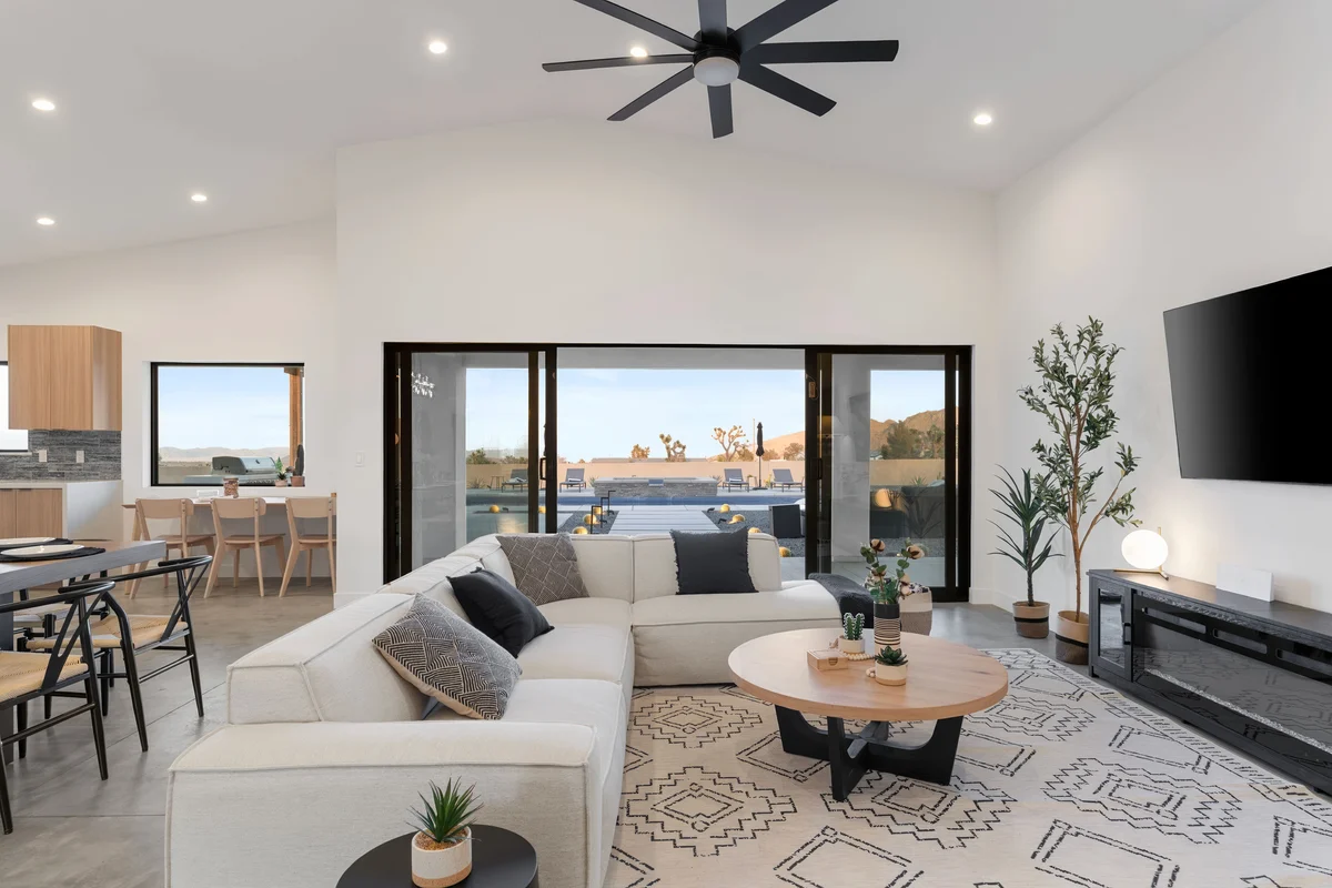 Wander Yucca Valley Pinnacle