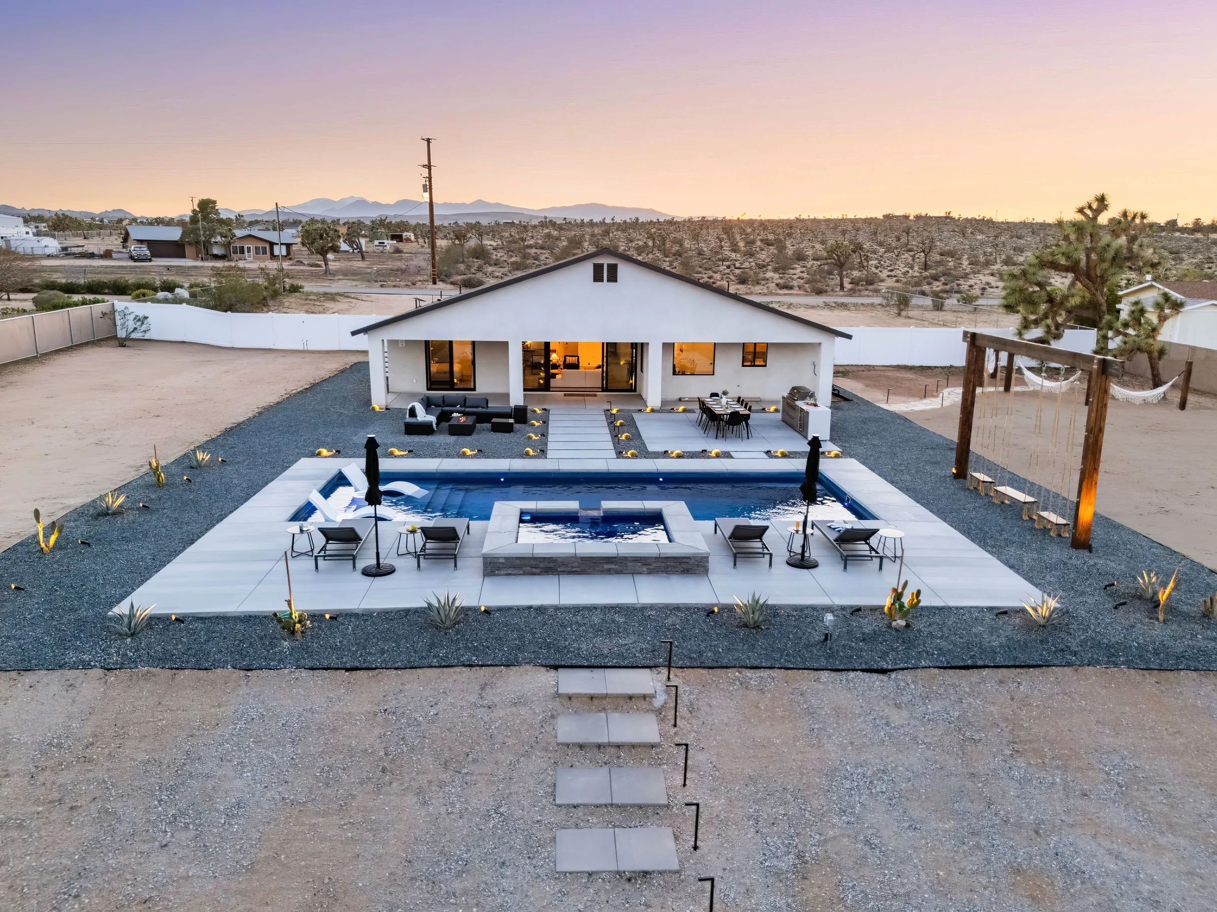 Wander Yucca Valley Pinnacle