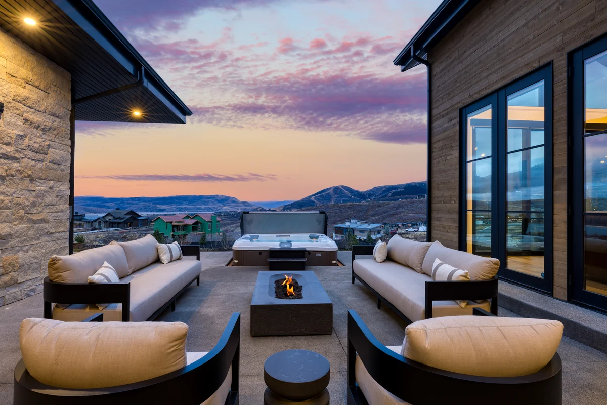 Wander Mayflower Mountain Summit