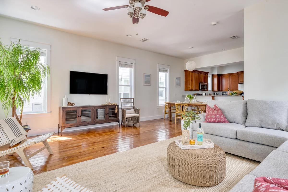 Wander Carillon Beach