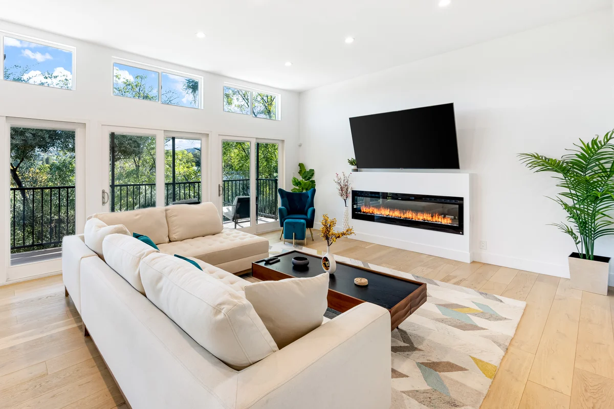 Wander Woodland Hills Foothills