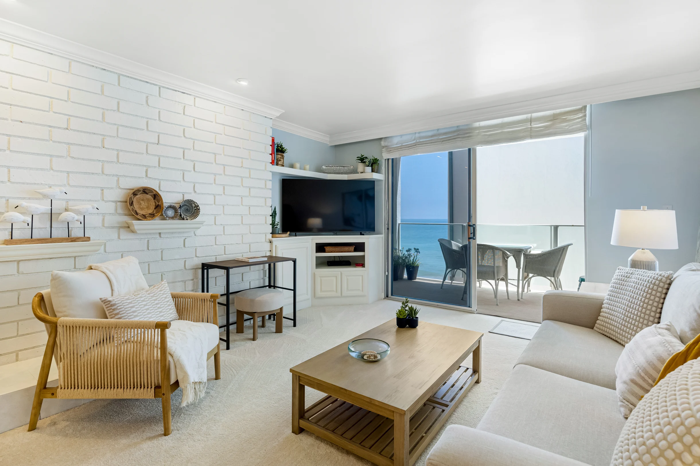 Wander Carbon Beach Shores