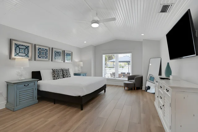 Bedroom 1 image 1