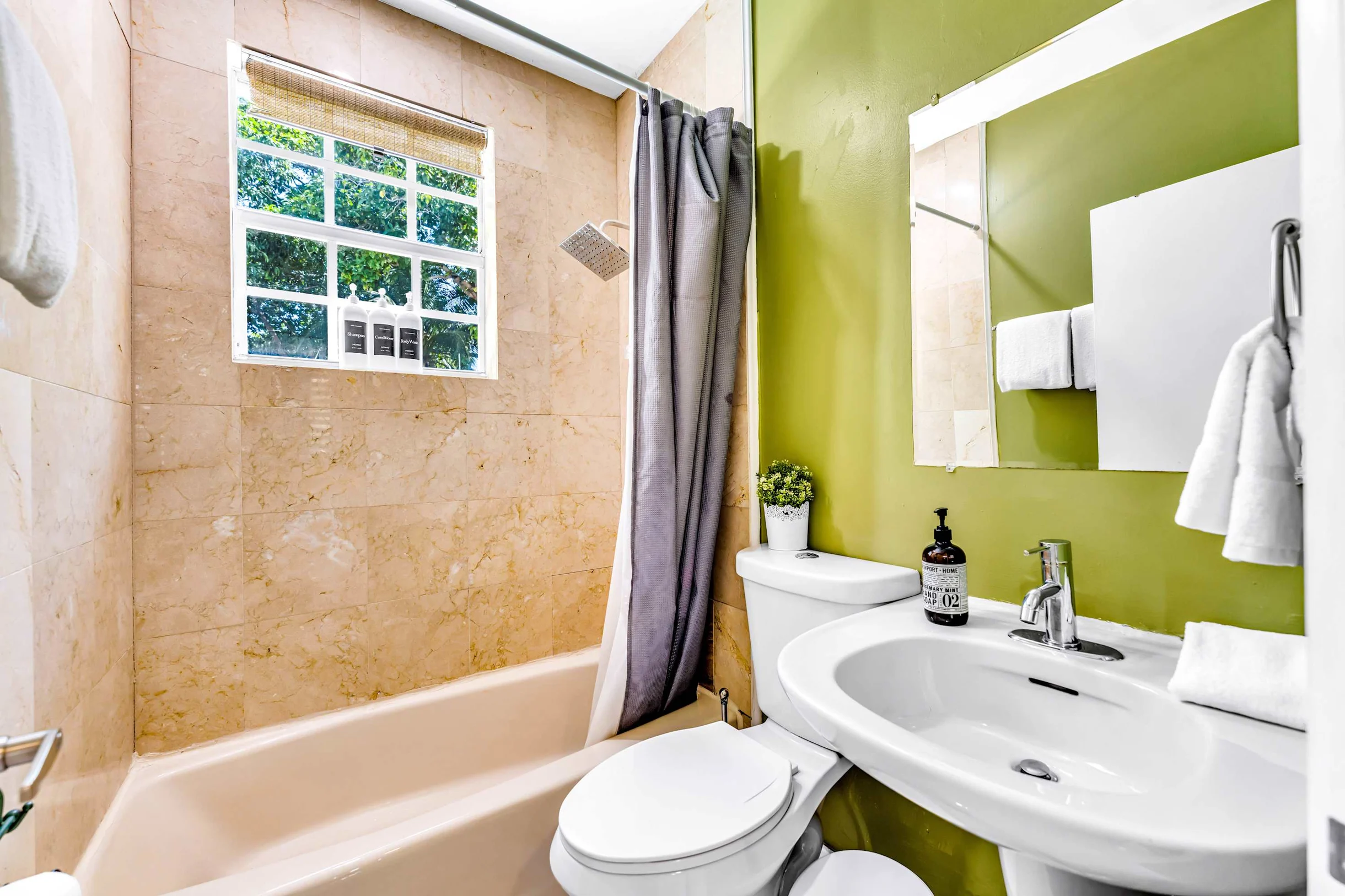 Wander Miami Midtown #10