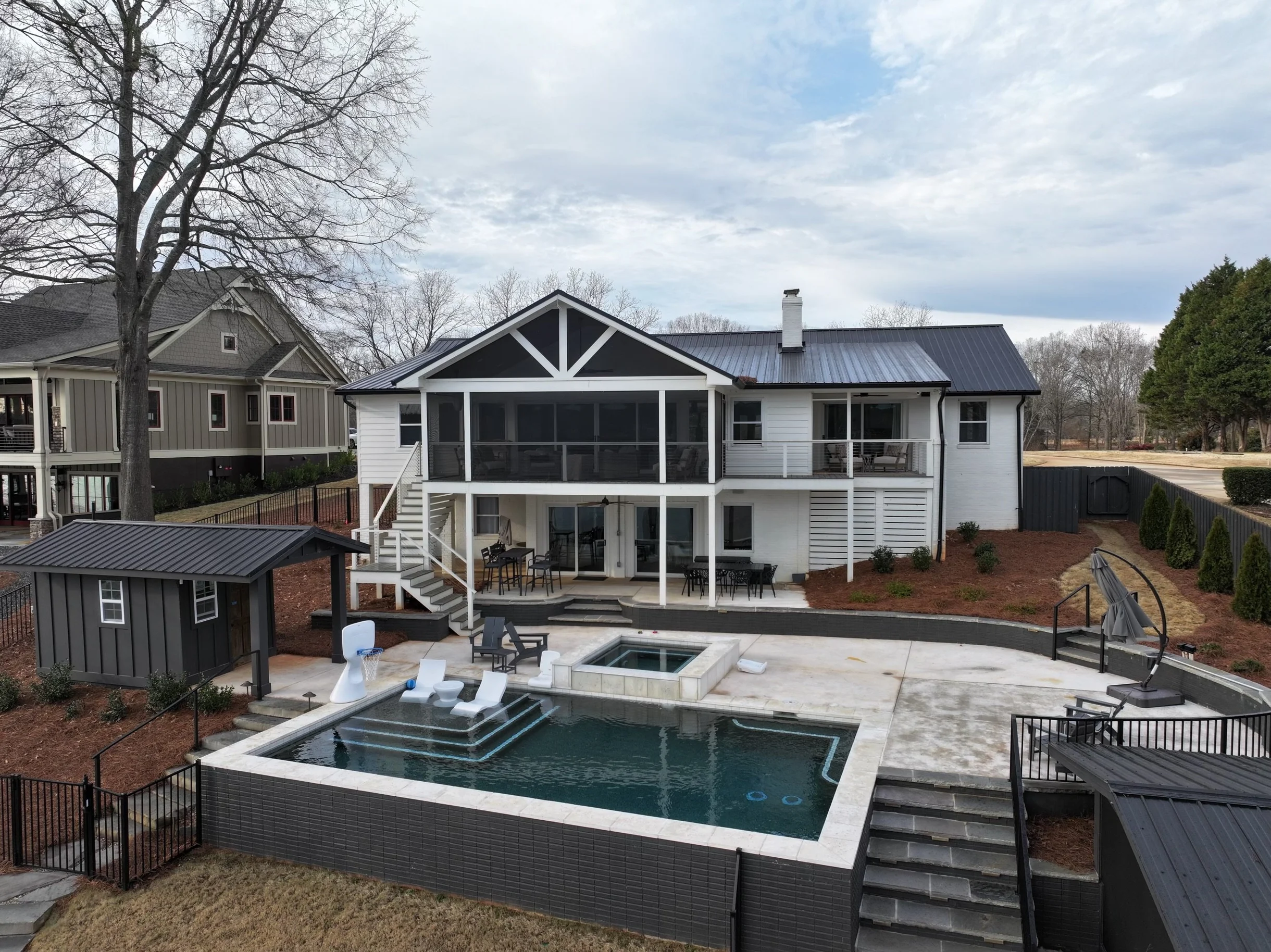 Lake Oconee Lake front with Pool #27