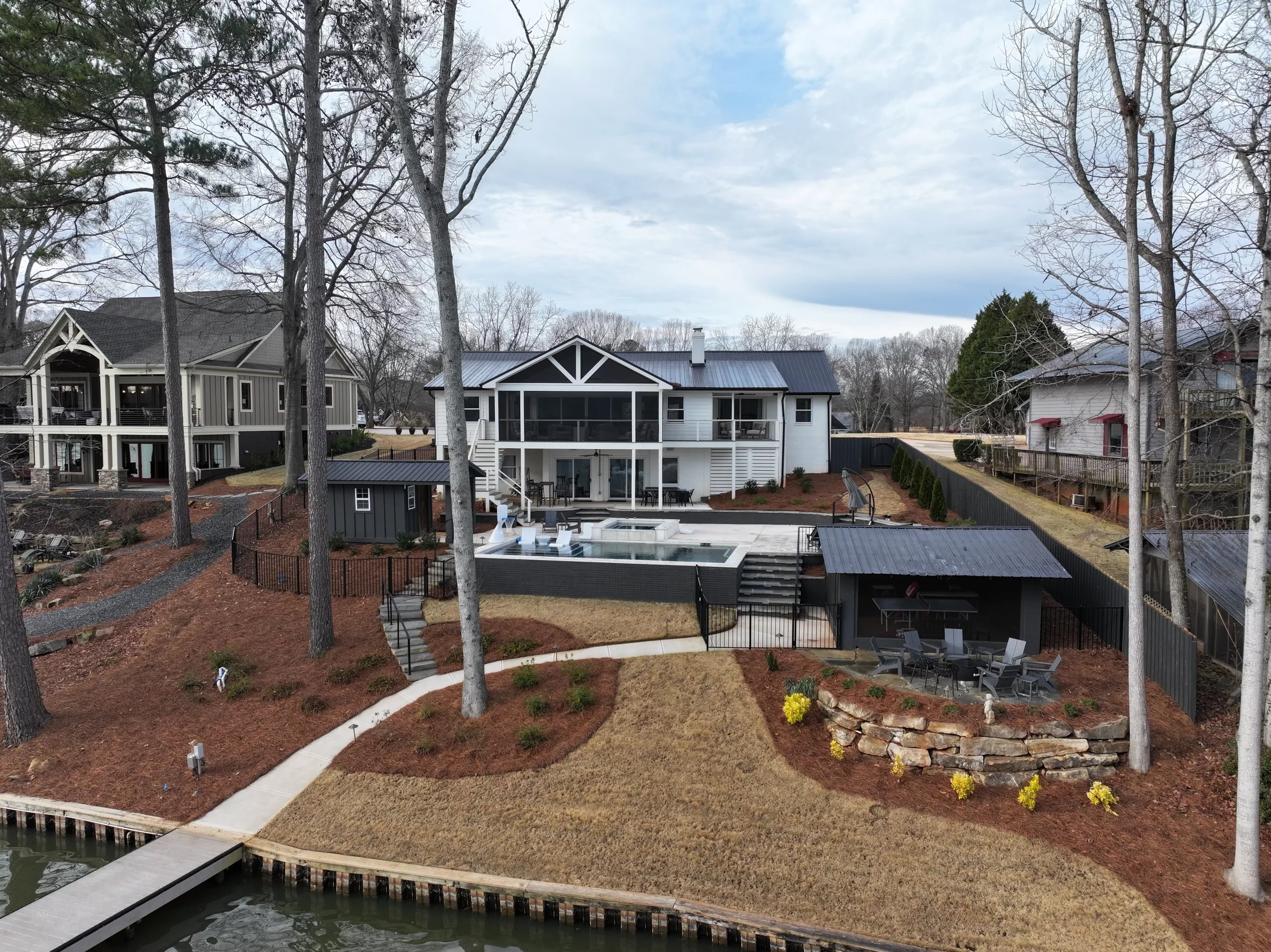 Lake Oconee Lake front with Pool #62