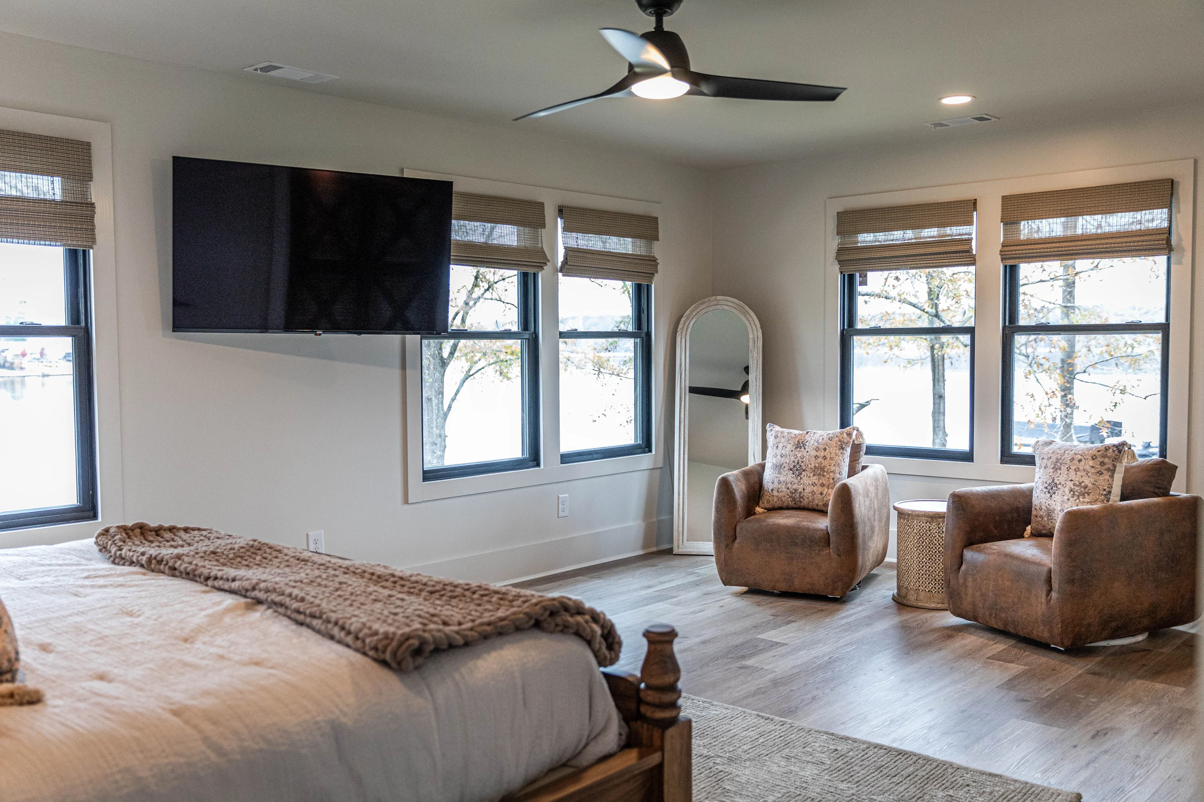 Lakeview Escapes #83
