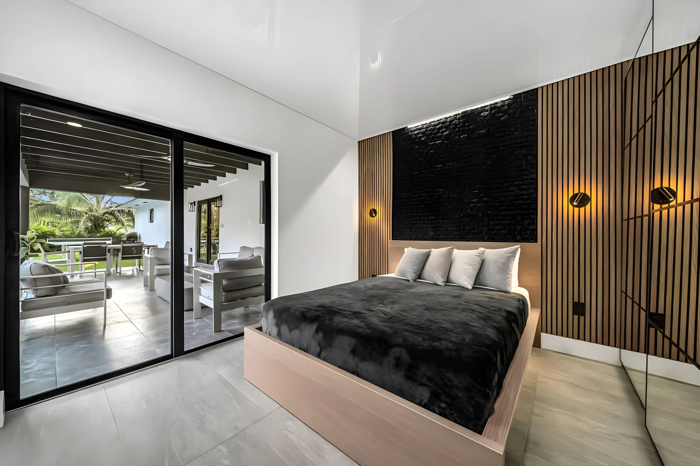 Wander Miami Paradise #11