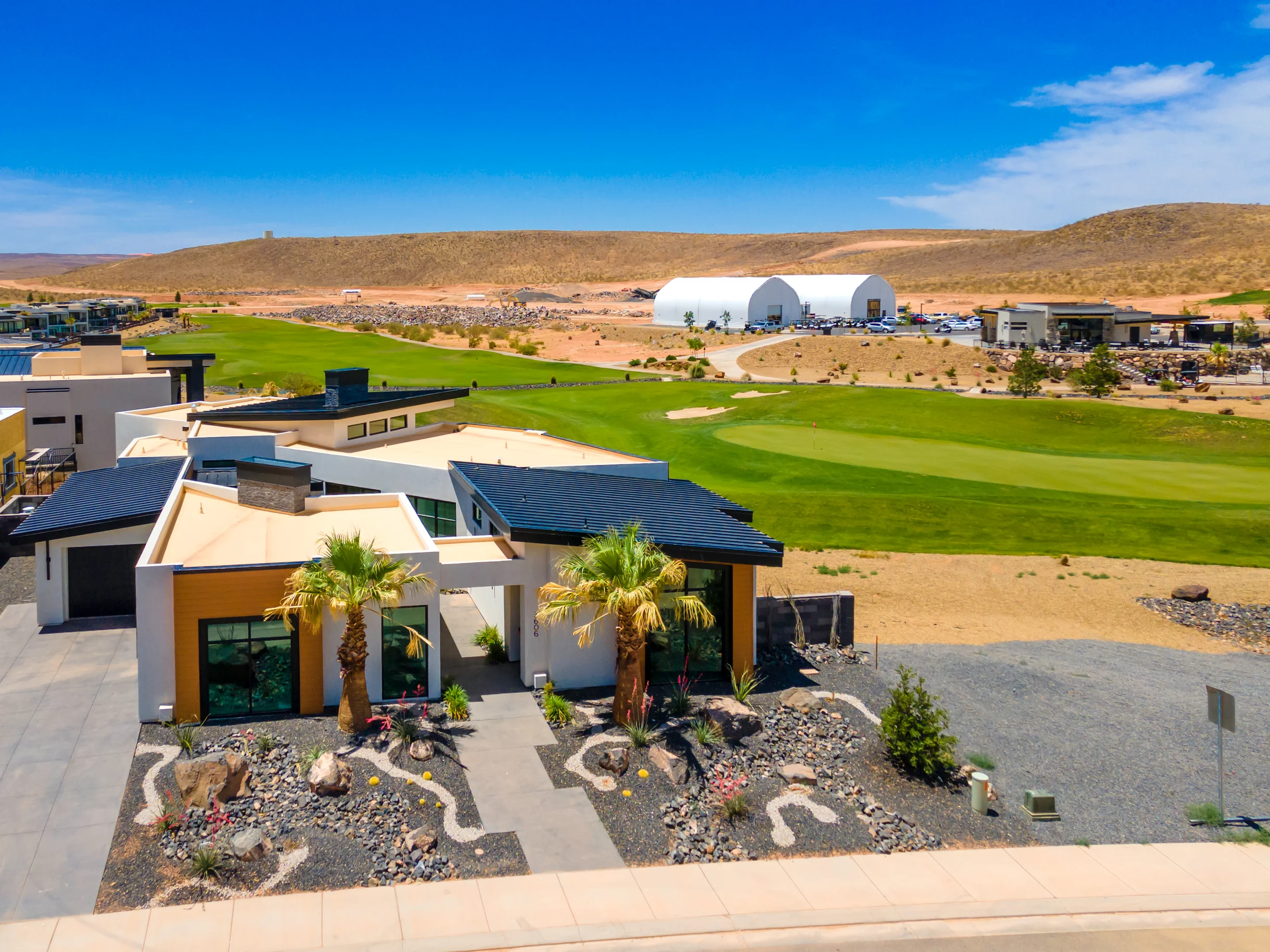 Wander Hurricane Desert #25